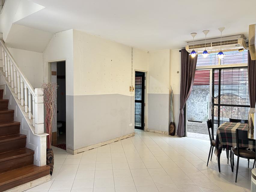 ทาวเฮ้าท์ ที่ดิน 18.5 ตร.ว. 9