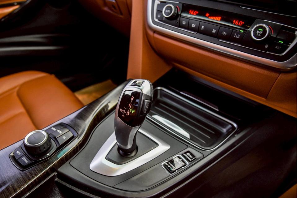 2015 BMW320D auto F30