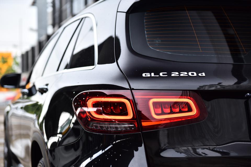 Mercedes-Benz GLC 220d AMG Dynamic Facelift W253 รูปที่ 8