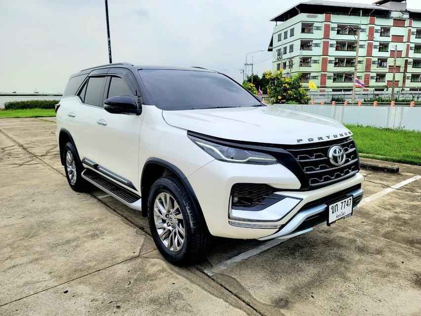 Toyota Fortuner 2.4 V