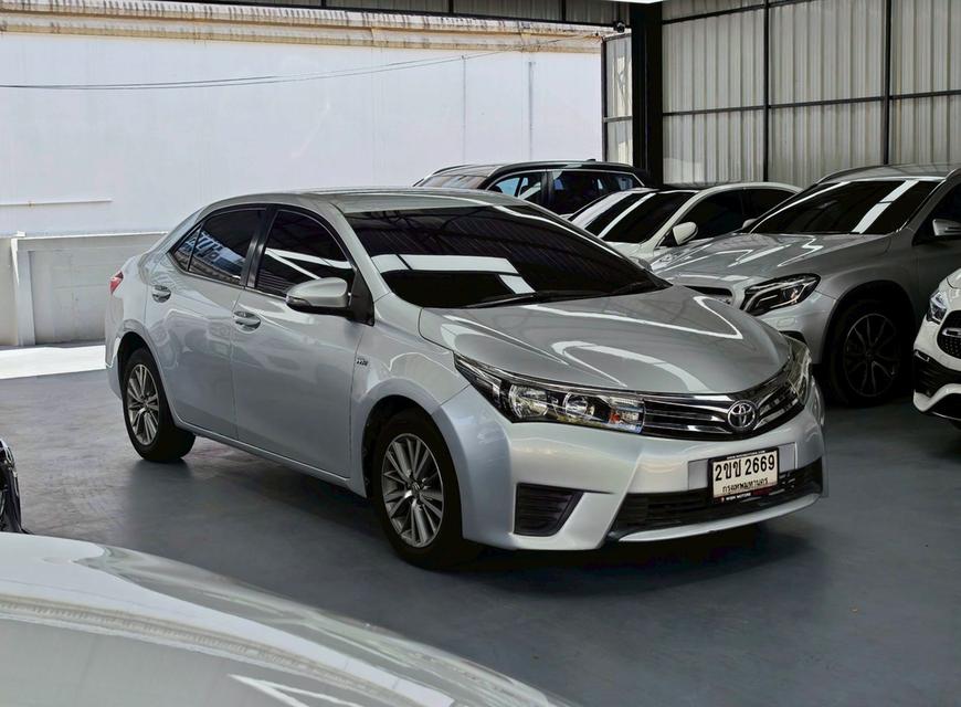 Toyota Corolla Altis 1.8 E  รถปี 2015