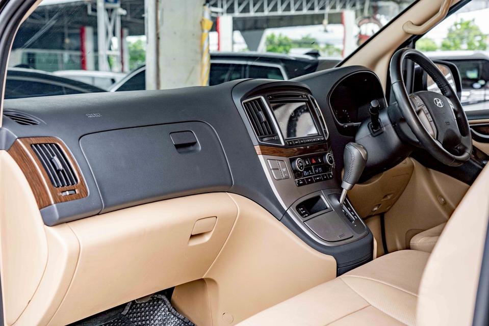 รหัสรถ NP3636 HYUNDAI H-1 2.5 DELUXE 2020 12