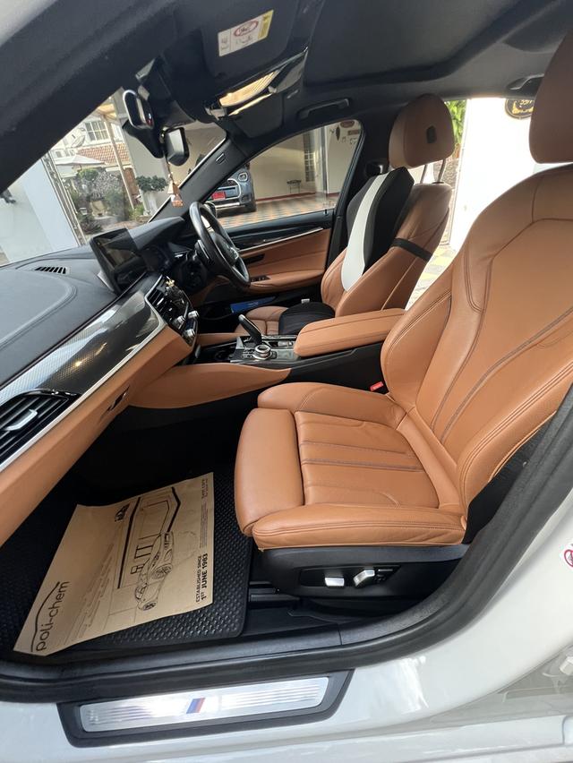รหัสรถ KPV567 2022 BMW 530e Msprort