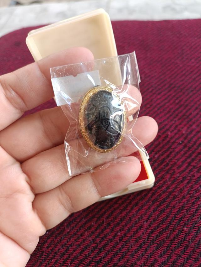 เบี้ยแก้จนหล่อโบราณ ประกบ3ชิ้น อุดมวลสาร หลวงปู่อุดมทรัพย์ สิริคุตโต(ศิษย์เอกหลวงปู่หมุน วัดบ้านจาน)