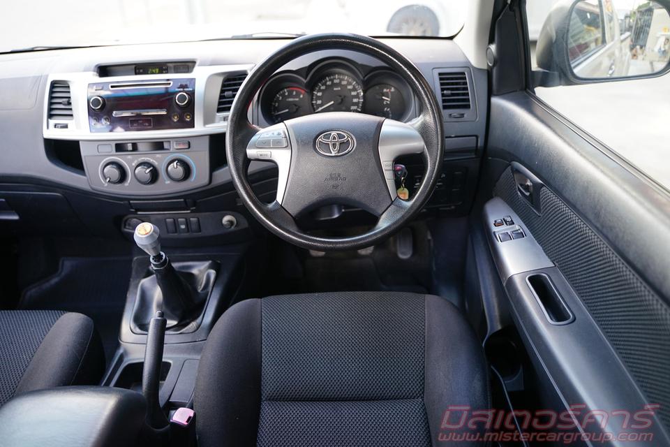 2015 TOYOTA VIGO SMART CAB 2.5 E PRERUNNER VNTURBO  9