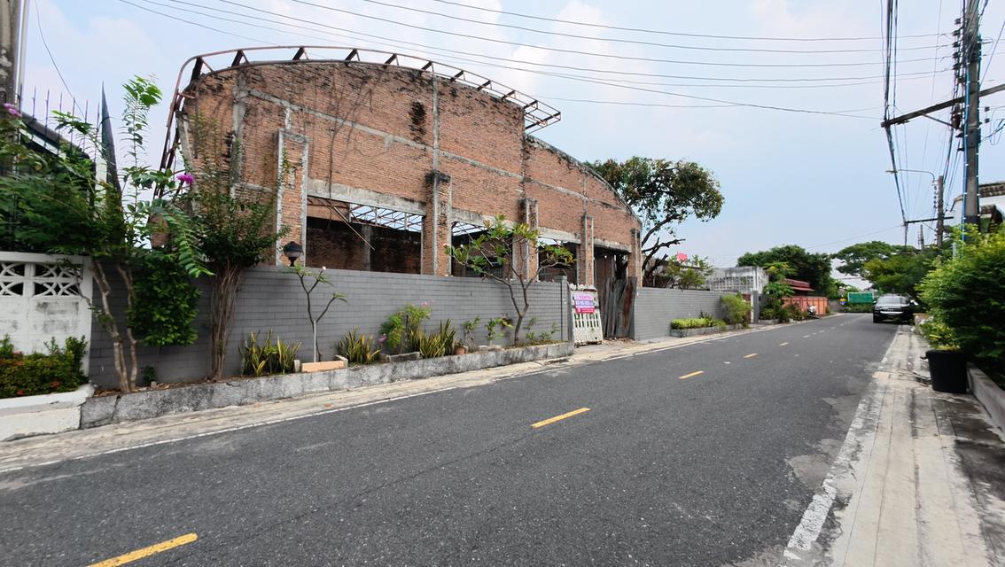 ที่ดินพร้อมสิ่งปลูกสร้าง ซอยสี่ไชยทอง 18 ถนนแจ้งวัฒนะ ต.บางตลาด อ.ปากเกร็ด จ.นนทบุรี 2