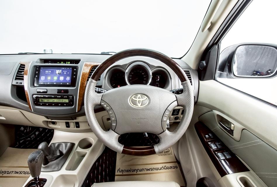 TOYOTA FORTUNER 3.0 V 2006  13