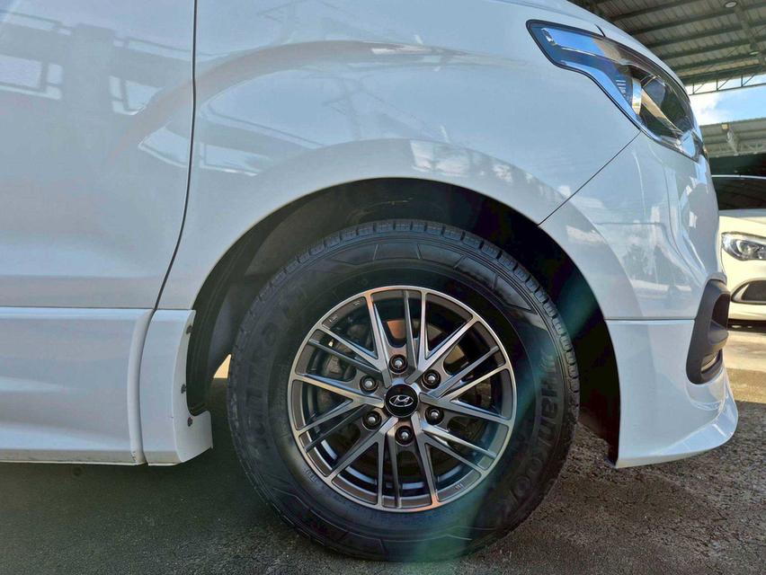 Hyundai H1 2.5Eilte ปี24 18