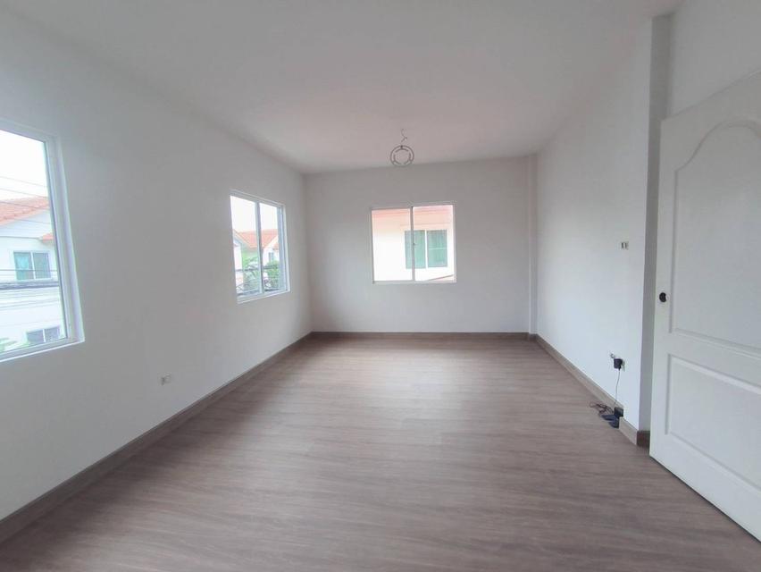 ขายถูก บ้านแฝด 2 ชั้น ม.บ้านฟ้า ลำลูกกา คลอง 6 7