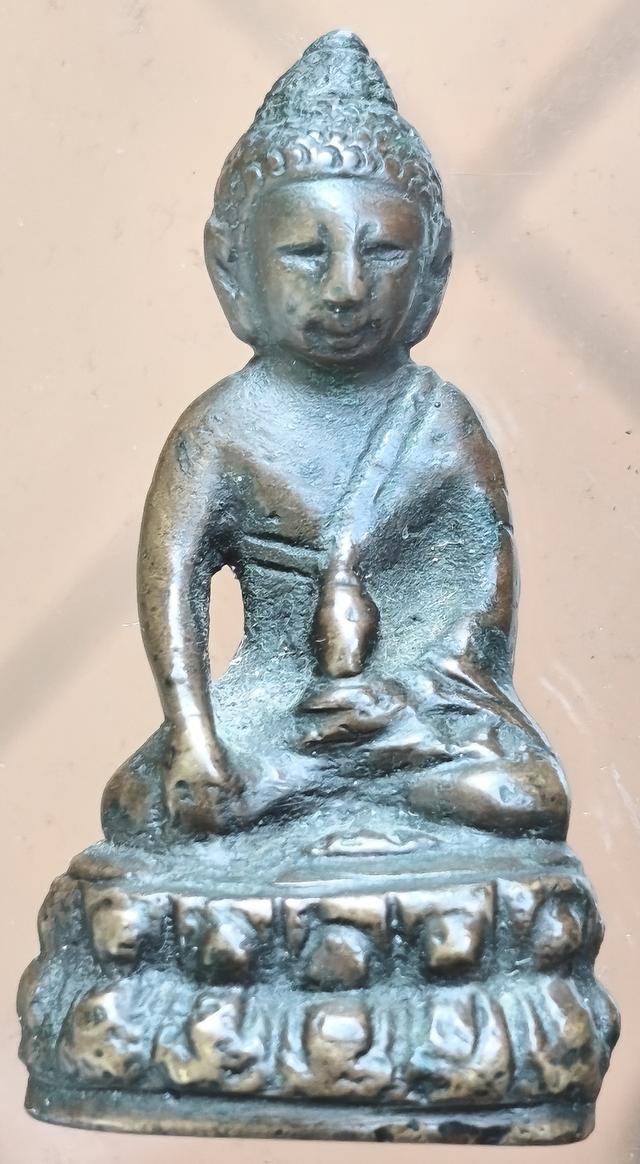 พระกริ่งเนื้อโลหะผสม