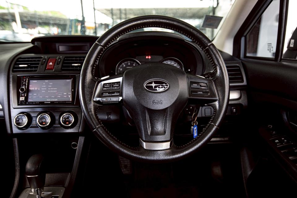 Subaru Xv 2.0 AWD สีเทา ปี 2013  16