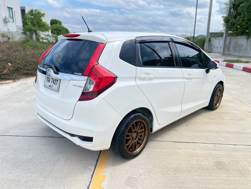 HONDA JAZZ 1.5 V เกียร์ AT ปี 2018 สีขาว มือเดียวป้ายแดง ไมล์แท้ 77,000 km รูปที่ 6