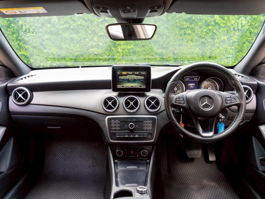 Mercedes Benz CLA180 Urban Coupe  ปี 2015 รูปที่ 8