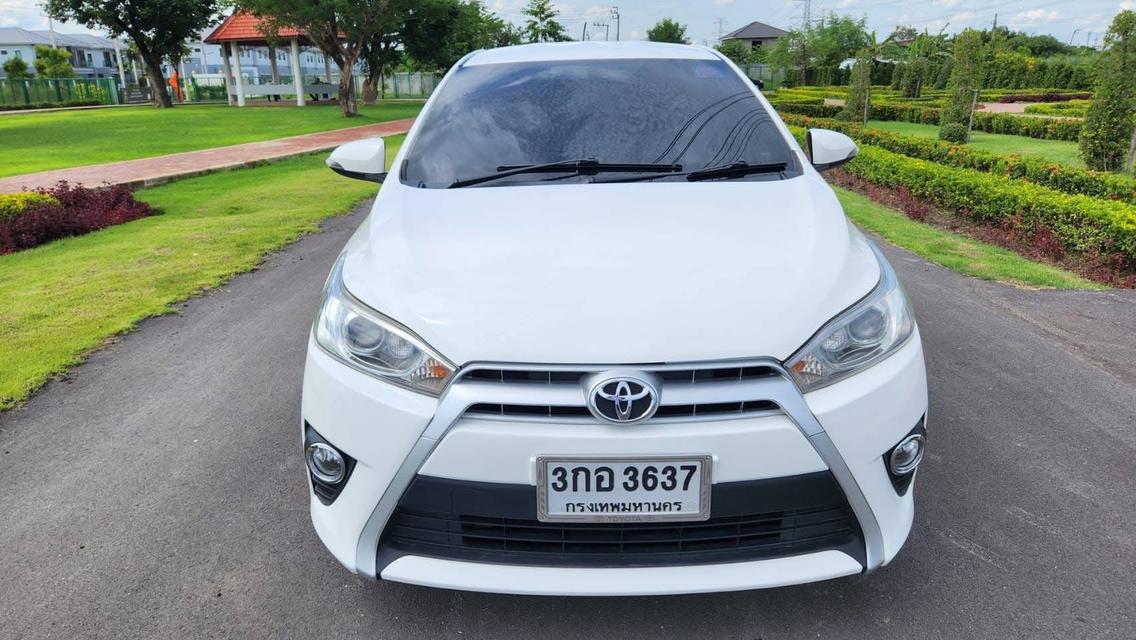 Toyota Yaris สีขาว 2