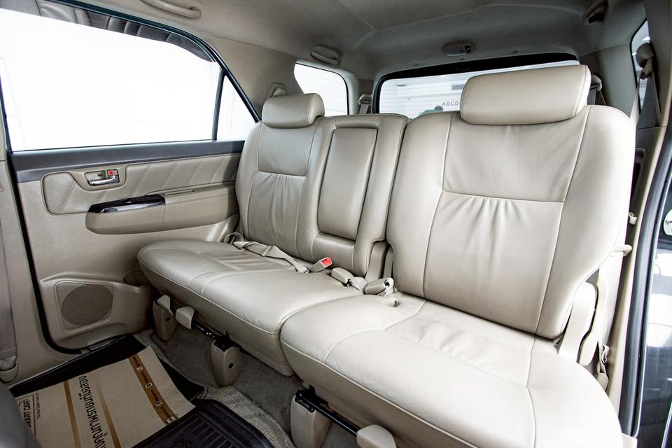 TOYOTA FORTUNER 2.7 V 2WD 2011  6