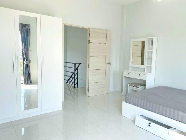 หลวงแพ่ง โลตัส ลาดกระบัง 900ม.ให้เช่าบ้าน 1หลัง 19ตร.วา. APLสุวรรณภูมิ 4กม. 2 นอน 2 น้ำ สจล.4 กม.พร้อมเฟอร์ ตลาดหัวตะเข้