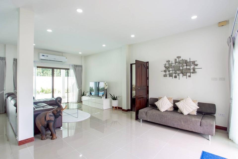 บ้านใหม่สามห้องนอนพร้อมสระว่ายน้ำส่วนตัวสุดหรูดูดีใกล้เมืองสุดสุด 3