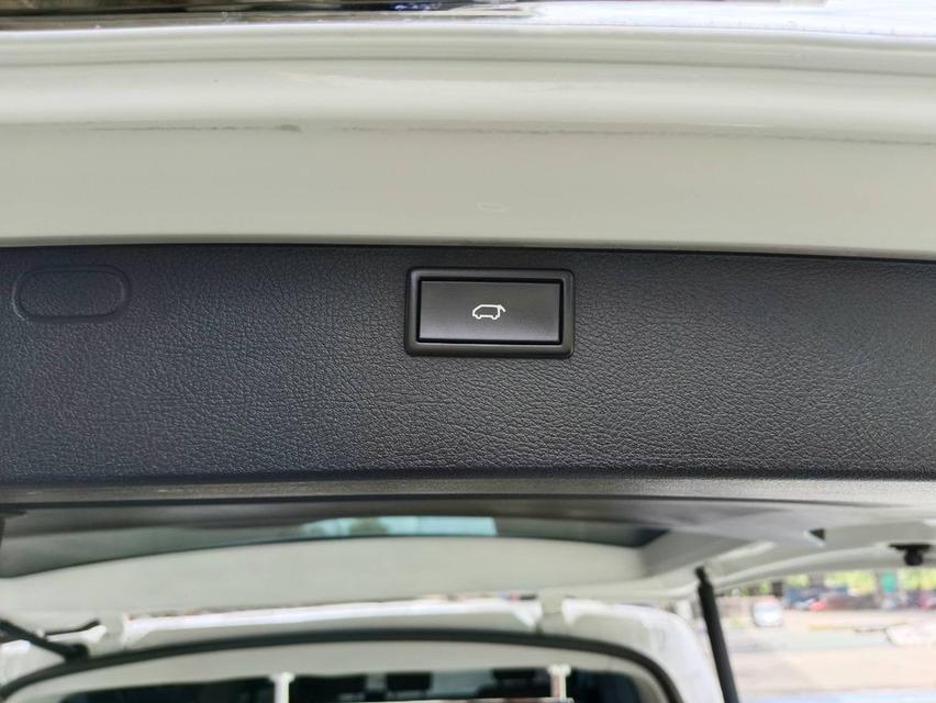 รหัสรถ PEAT8274 Volk Caravelle Comfortline2  เครื่องดีเซล แต่งVIP เต็มระบบ 2017 7