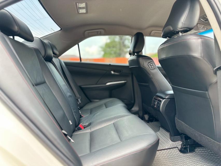 รหัสรถ PEAT4446 Toyota Camry 2.0 G Extremo สีขาวมุก ปี 2017  13