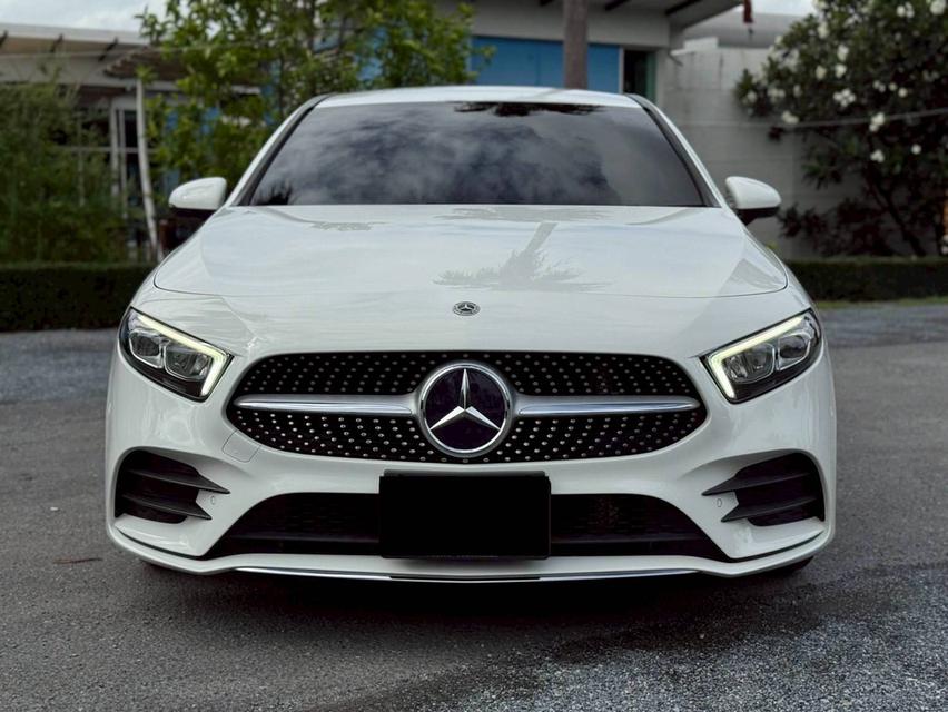 Benz A200 AMG 2022 รถสภาพป้ายแดง แต่ประหยัดไปถึง 1 ล้านบาท