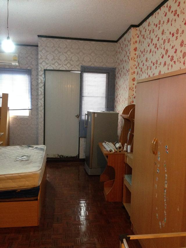 อาคารชุดบ้านสวนซื่อตรง ซอยลาดพร้าว 83 เลียบทางด่วน 3