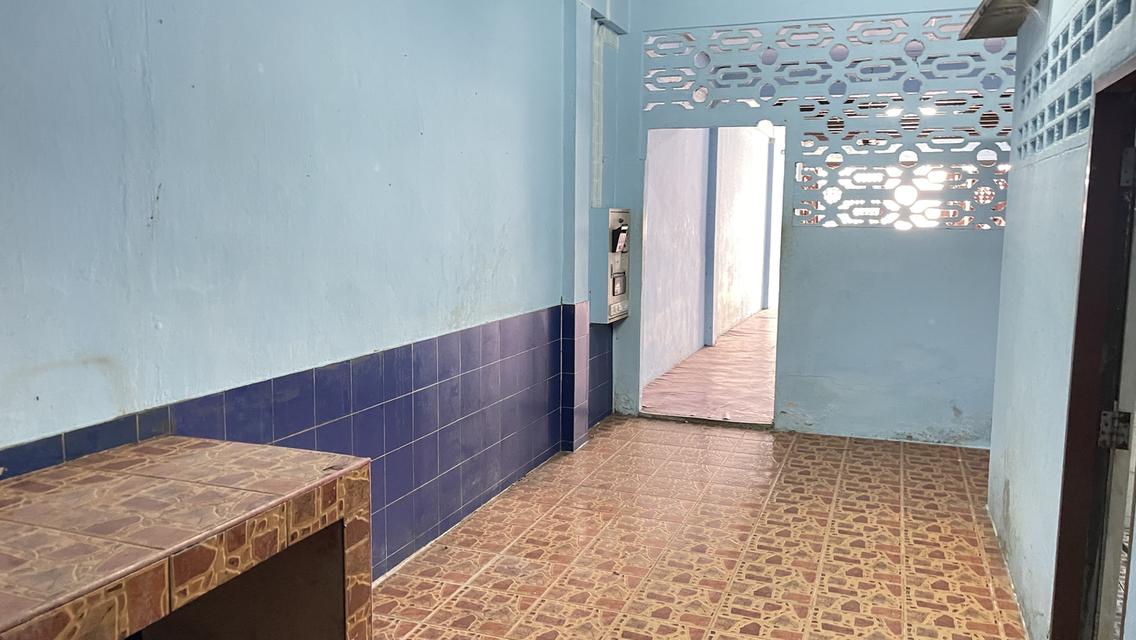 ขายบ้าน ตึกแถวอยู่ในซอย เอกชัย 40 ถ.เอกชัย เนื้อที่ 16 ตรว. ราคา 3 ล้านบาท 12