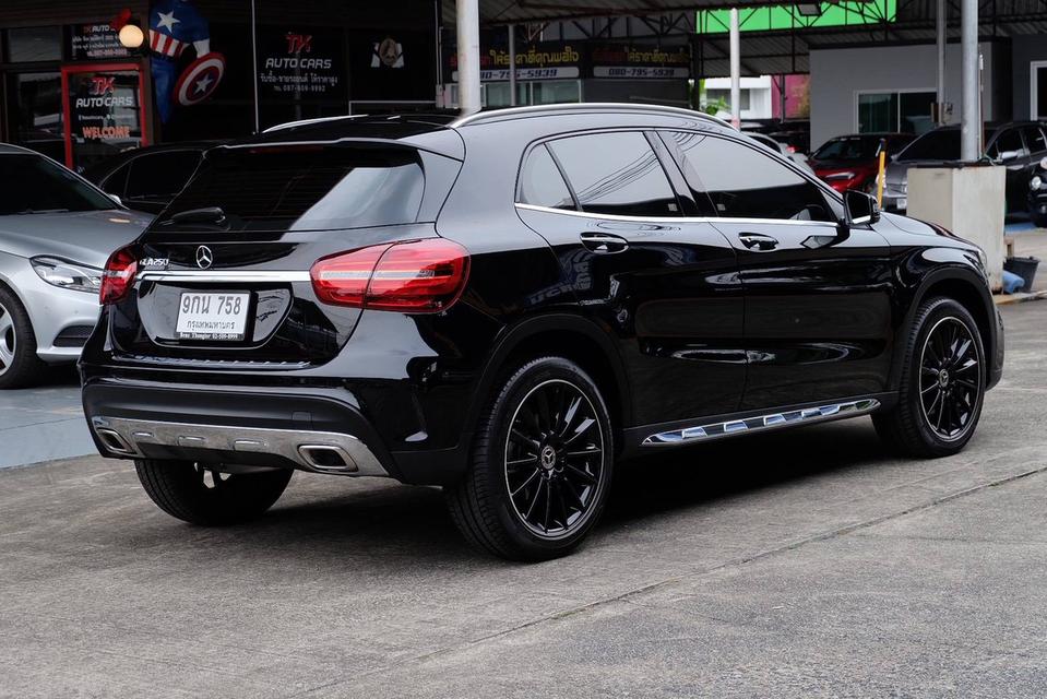 Mercedes-Benz GLA 250 AMG หลังคาแก้ว ปี 2020 Sาคาเพียง 798,000.- 4