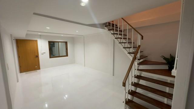ขายทาวน์โฮม 2 ชั้น อ่อนนุช 48 ขนาด 16 ตร.ว มินิมอล รีโนเวทใหม่ พร้อมอยู่ 6