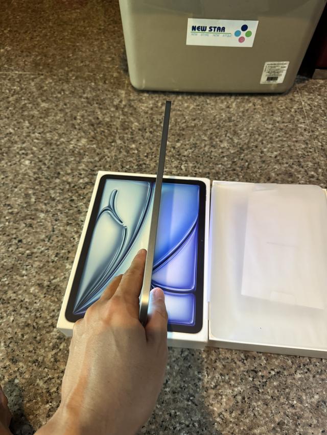 ขายiPadAir7ใหม่ล่าสุดM3สีBlue128กิ๊กอายุ2วันยังไม่ได้ใช้งานประกันสิงหาปีหน้าถูกๆ