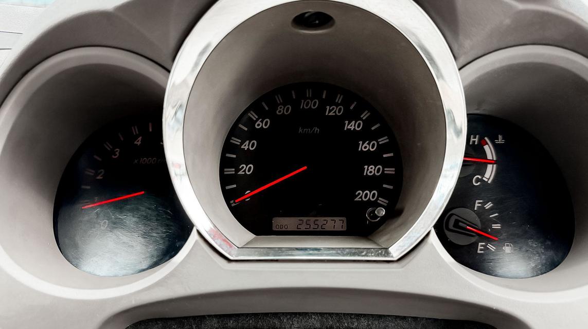 FORTUNER 3.0 V 4WD ปี 2006 ออกรถฟรีดาวน์ รูปที่ 6