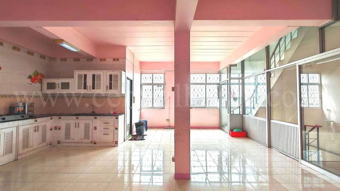 อาคารพาณิชย์ 4 ชั้นครึ่ง 2 คูหา ถนนพหลโยธิน (รังสิต - นวนคร) ใกล้ตลาดไท ถูกมาก 14