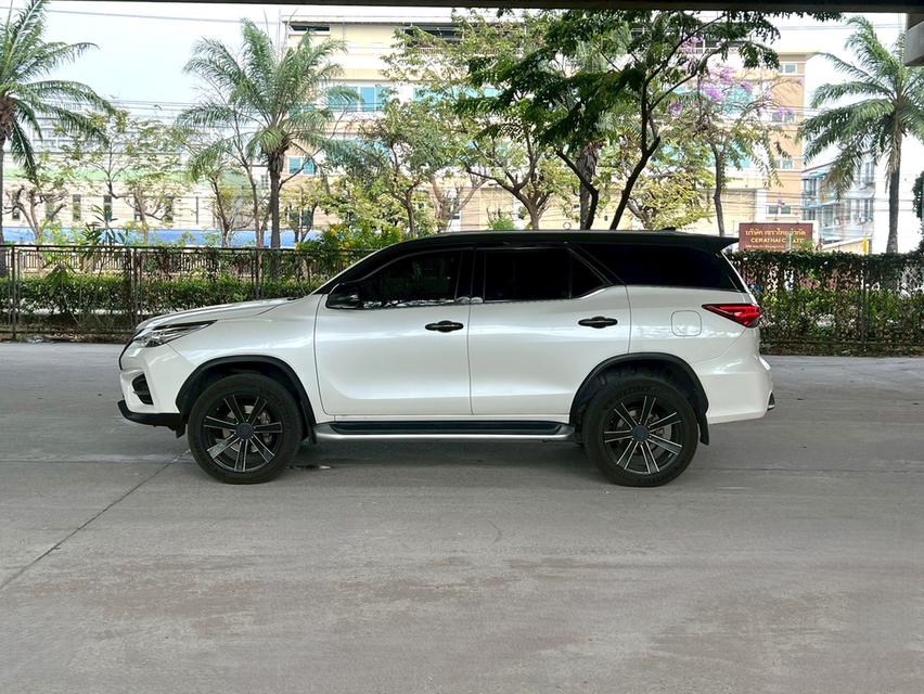 ขายรถ Toyota Fortuner 2.8 TRD ปี 2019 สีขาว เกียร์ออโต้ รูปที่ 7