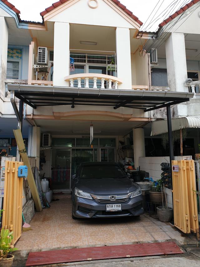 บ้านทาว์เฮาส์ 16 ตรว. ผนังอิฐแดงทั้งหลัง 1
