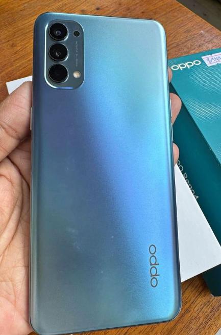  OPPO Reno 4 เครื่องสวยสภาพดี