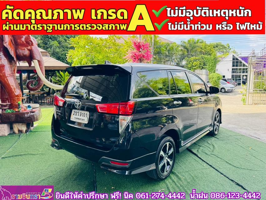 Toyota innova crystal 2.8 premium 2022 7