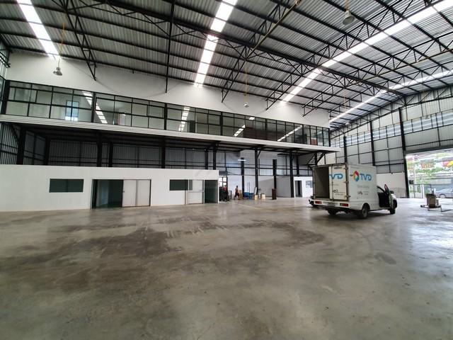 ให้เช่าโกดังสำนักงาน 290 ตรว. 1300 ตร.ม. ถนนรามอินทรา ใกล้ทางด่วนรามอินทรา เข้าได้ทั้งเส้นเลียบด่วนรามอินทรา, พหลโยธิน แ 3