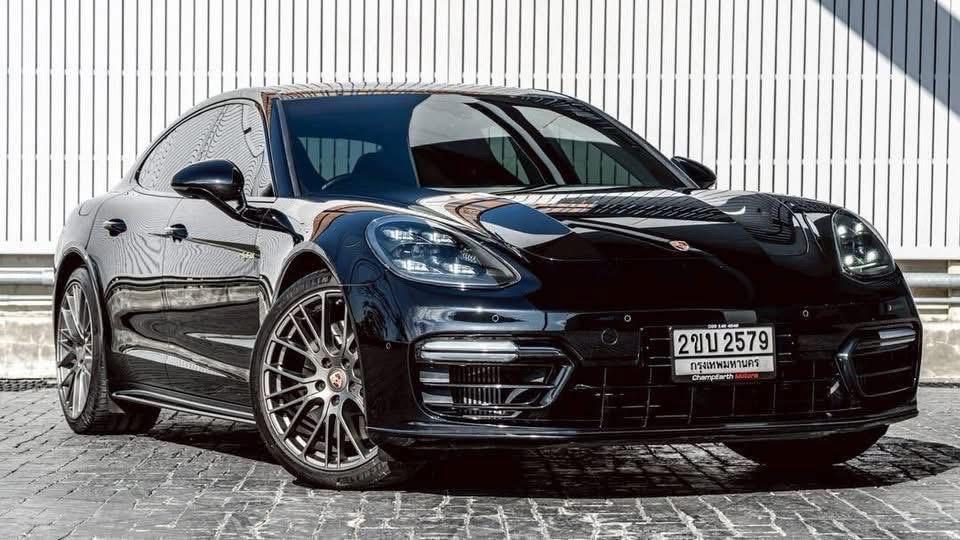 Porsche Panamera 4 E-Hybrid