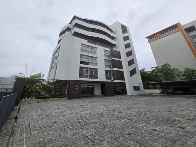 PB5496 ให้เช่าสำนักงาน 8 ชั้น ซอยศรีนคริทร์ 40 ตรงข้ามซีคอน ทำเลใกล้รถไฟฟ้าสายสีเหลือง 1