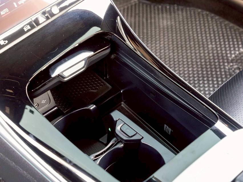 Mercedes Benz C220d AVANTGARDE ปี 2023 จด 2025 14