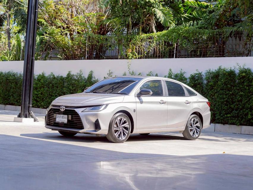 Toyota Yaris 1.2 Premium Luxury ปี 2022 ♨️ ประกันเครื่องเกียร์หลังการขาย3ปี ♨️