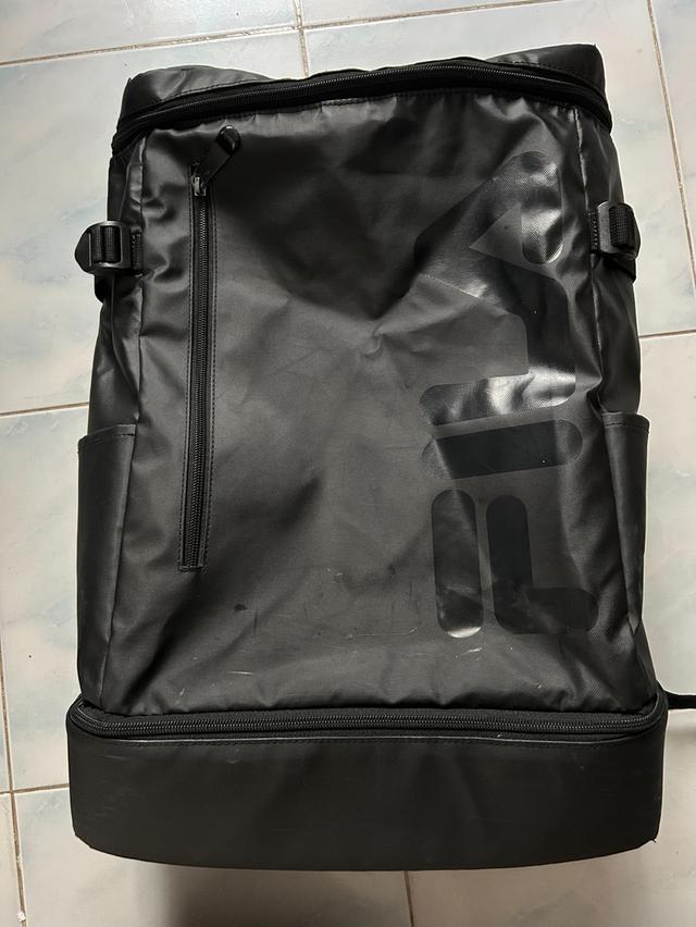 เป้ FILA Square Backpack ของแท้ จุเยอะ 30L มีช่องแยกใส่รองเท้า สภาพใช้งาน (ส่งฟรี!) รูปย่อยที่ 1