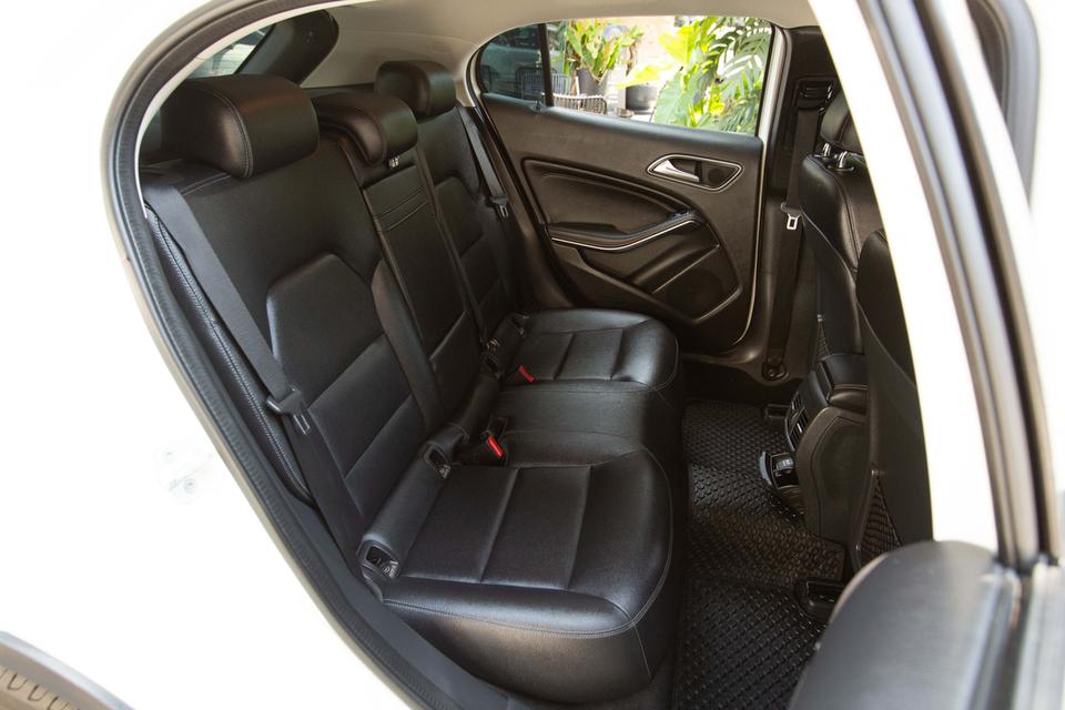 “Mercedes-Benz GLA200 Urban“ Facelift  ปี 2018 รูปที่ 5