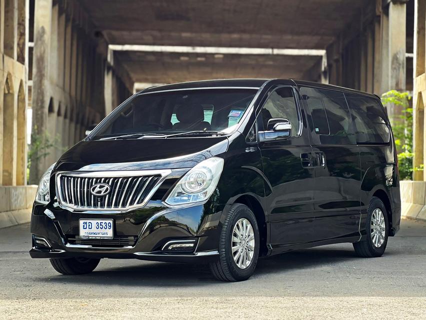 HYUNDAI H-1 ปี2018แท้ 2.5 Deluxe AT รถสวย พร้อมใช้ ฟรีดาวน์ รถบ้านมือเดีียว