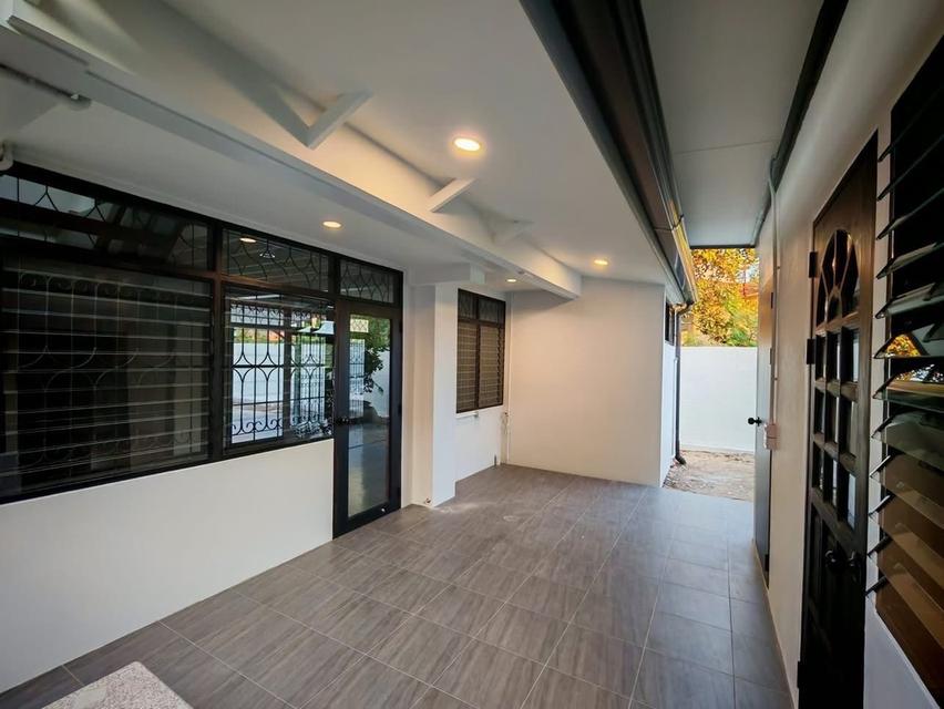 ให้เช่าบ้านเดี่ยว 2 ชั้น ซอยลาดพร้าว 74 ปรับปรุงใหม่ทั้งหลัง ใกล้ BTS ลาดพร้าว 71 ใกล้ Central Eastville 5