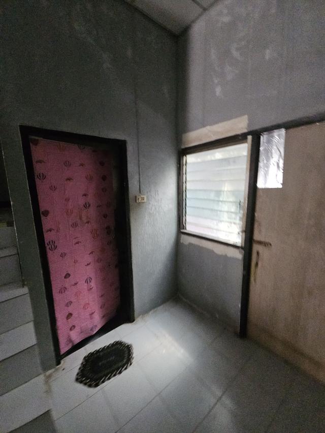 ขายทาวน์เฮ้าส์ หมู่บ้านบุษบาวิลล์ นนทบุรี ฿ 1,100,000  ขายทาวน์เฮ้าส์ หมู่บ้านบุษบาวิลล์ (Butsaba Ville)  บ้านเลขที่ 89/115 ซอย 2 ซ.บางรักน้อย 1/3 ท่า 5