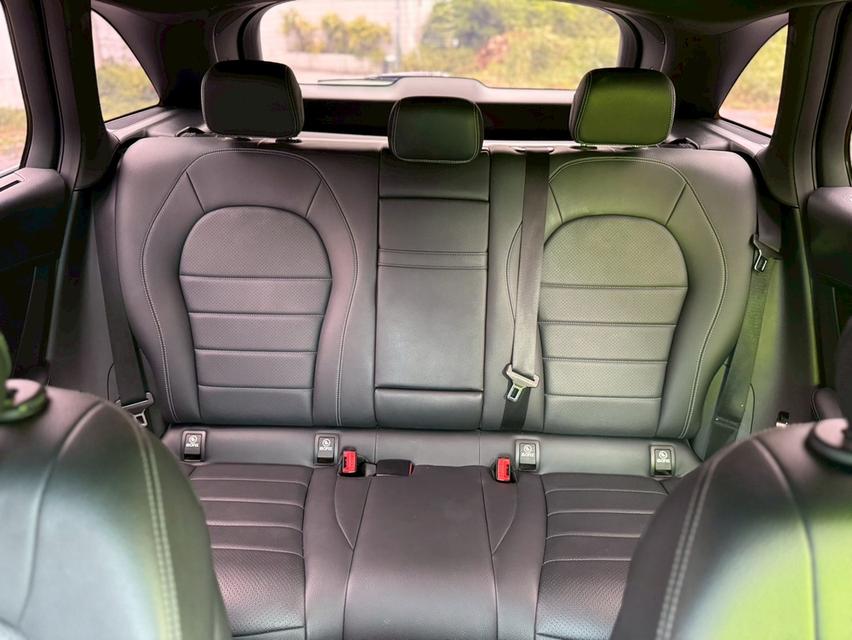 Mercedes Benz GLC250d ปี 2018   16
