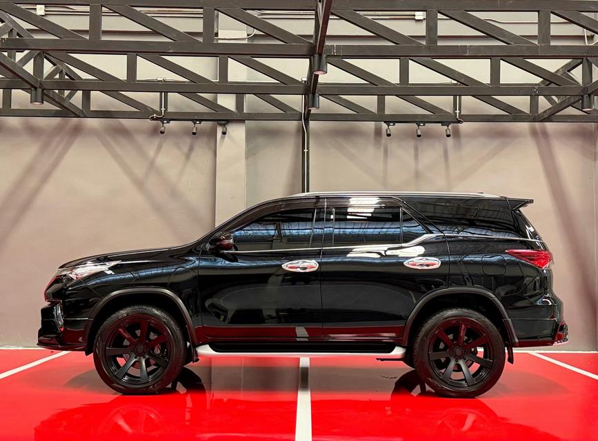 2020 TOYOTA FORTUNER 2.4 V รถสภาพสมบูรณ์ พร้อมใช้งาน รถวิ่งน้อย เข้าศูนย์ทุกระยะ ไม่เคยมีอุบัติเหตุครับ