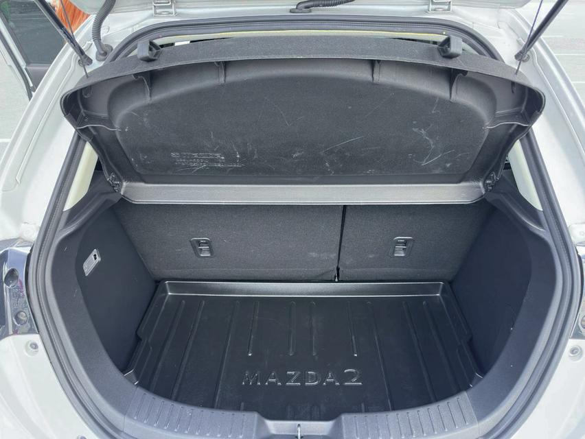 MAZDA 2 1.3 Sport S Leather เกียร์ Auto สีขาวมุกพรีเมียม (Snowflake White Pearl) ปี 2022 แท้ 19