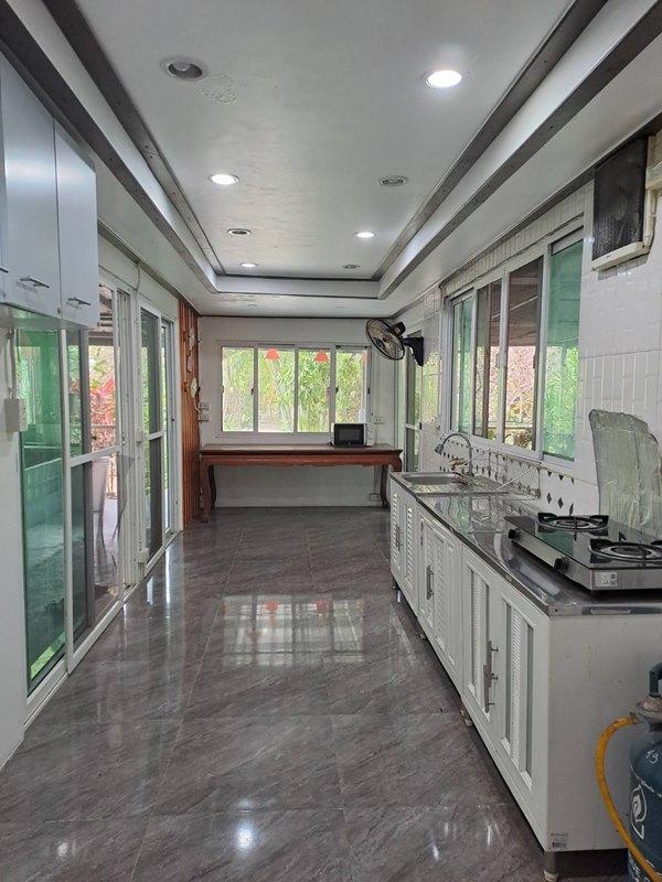 ขายบ้านเดี่ยว 1 ชั้น หมู่บ้านหนองสรวง อ.ศรีประจันต์ สุพรรณบุรี ใกล้โรงเรียน โรงพยาบาล ตลาด โทร 0869220218 12