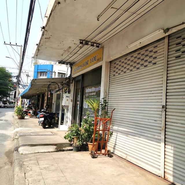 ขายอาคารพาณิชย์ 1 ห้อง 3ชั้นครึ่ง 26ตรว.ติดถนนมนัส ใกล้ลานย่าโม ทำเลการค้า เหมาะพัฒนาเป็นห้างร้าน 7